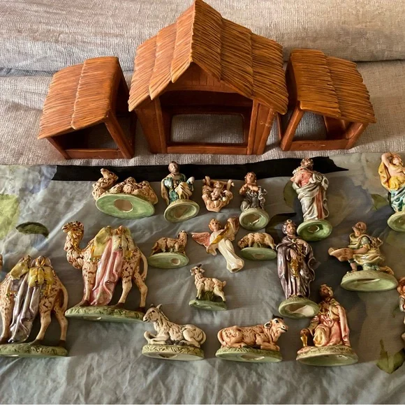 Vintage Atlantic Mold Nativity Manger Scene, 21-Piece, 1970 Ceramic Set